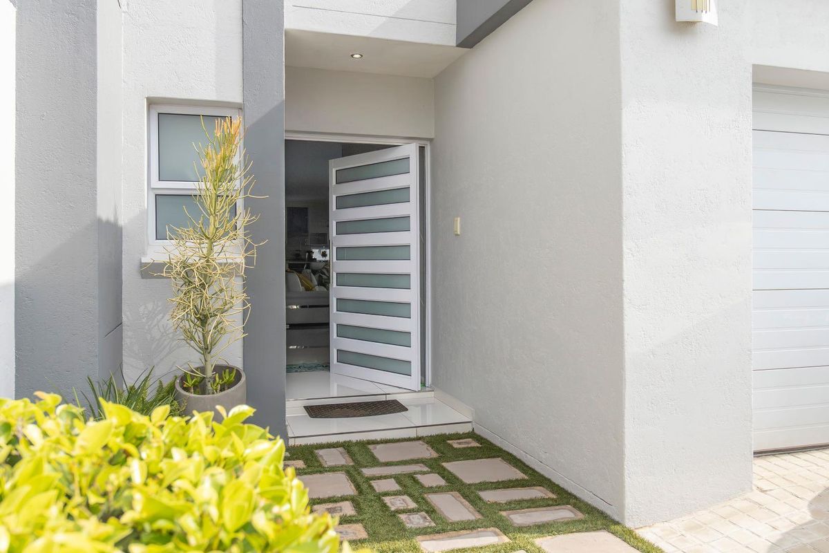 Secure, Stylish, and Designed for Easy Living - Photo 2