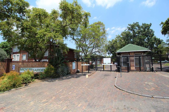 Property #2473068, Apartment For Sale in Halfway Gardens