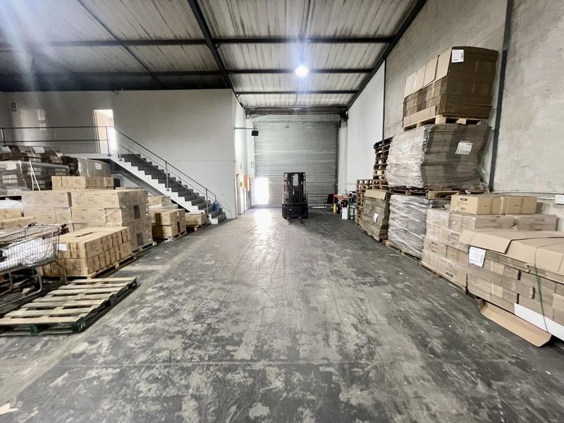 Hendra - Industrial Warehouse To Let – 1,500 m2 - Photo 6