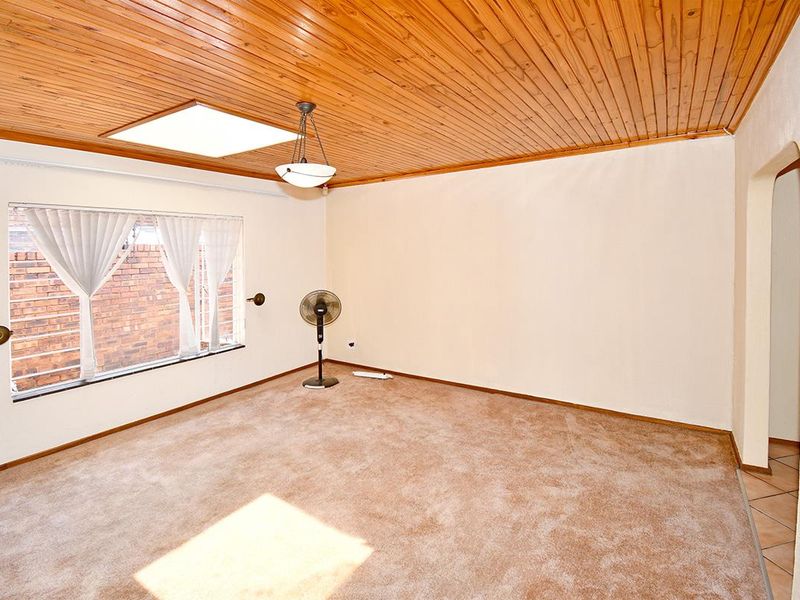 Family Home with Granny Flat - Photo 9