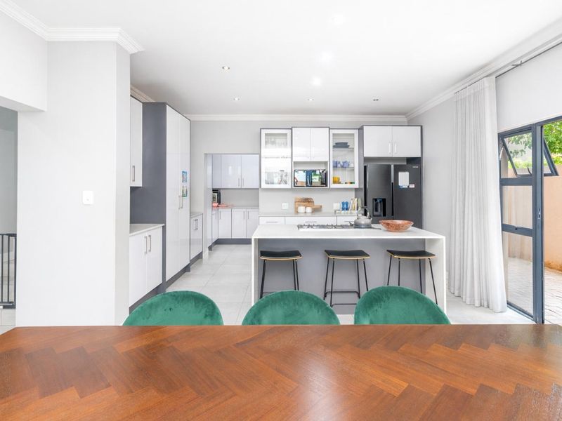 Beautiful Family Home in Leloko Lifestyle Estate - Photo 6