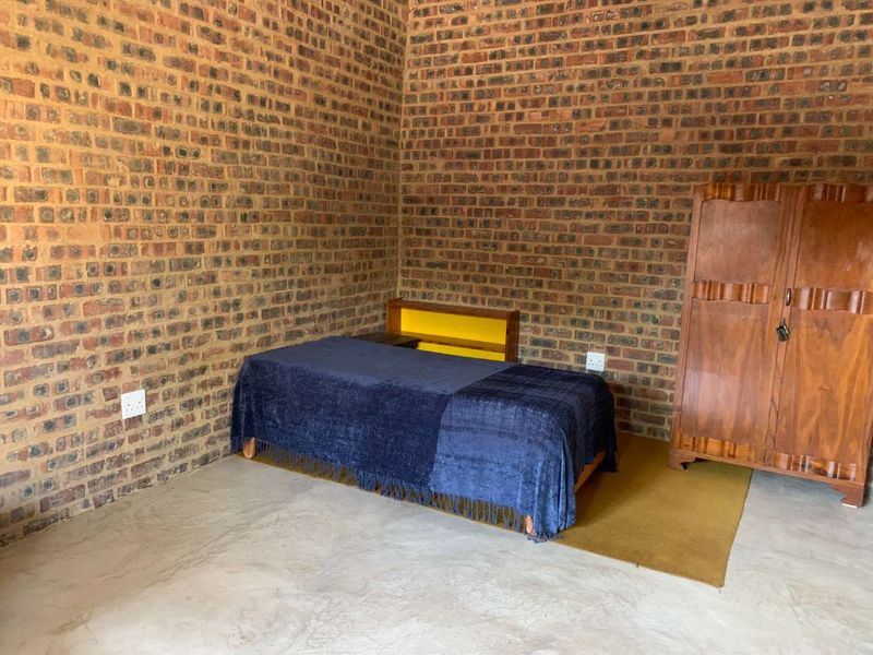 STUDIO APARTMENT FOR RENT - Photo 2