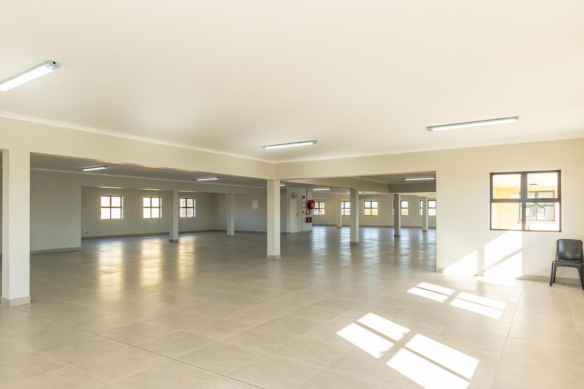 IDEAL FOR CALL CENTRE, CORPORATE OFFICES OR SHOOLS. - Photo 3