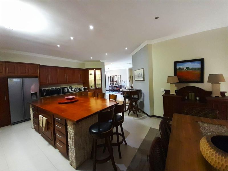 A STYLISH HOUSE WITH FLAT PERFECTLY SITUATED!! - Photo 3