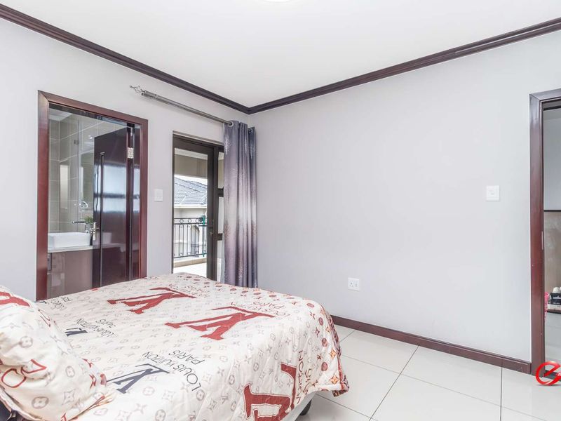 Apartment Close To Travel Links - Photo 8