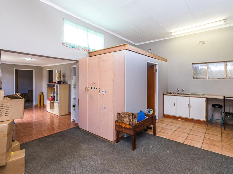 Ideal Family Home In Krugersdorp West - Photo 9