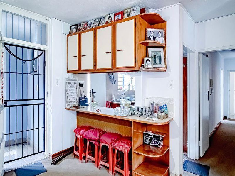 Spacious 3 bedroom ground floor flat - Photo 5