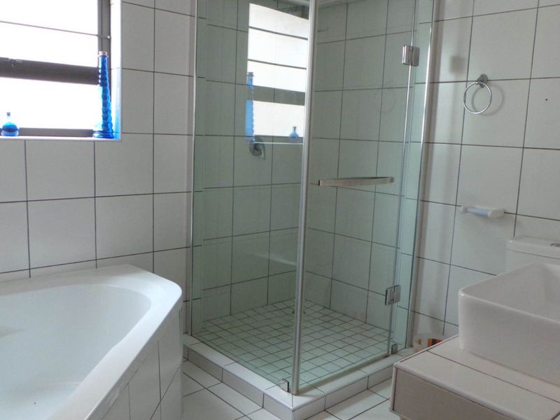 Perfect for the extended family and still earn an income - Photo 4