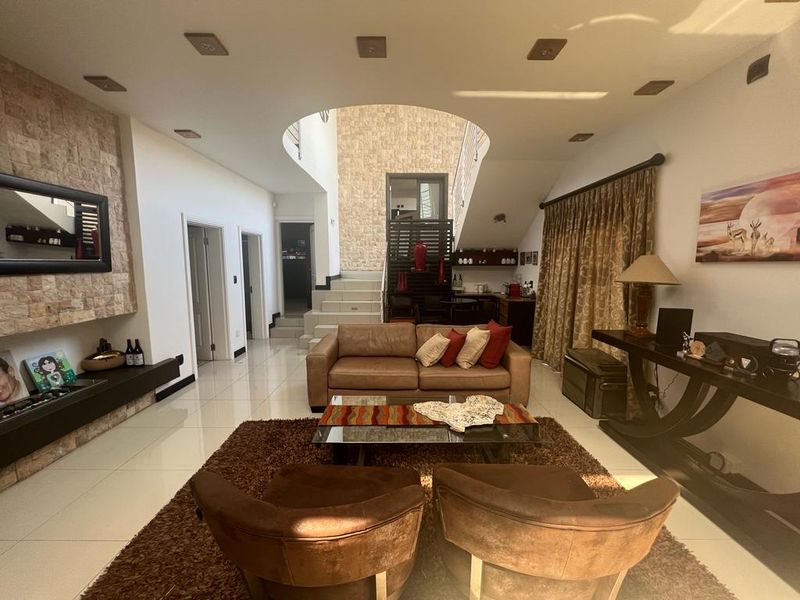 FOR SALE - 4 BEDROOM DOUBLE STOREY HOUSE IN OCEAN VIEW SWAKOPMUND, NAMIBIA - Photo 2