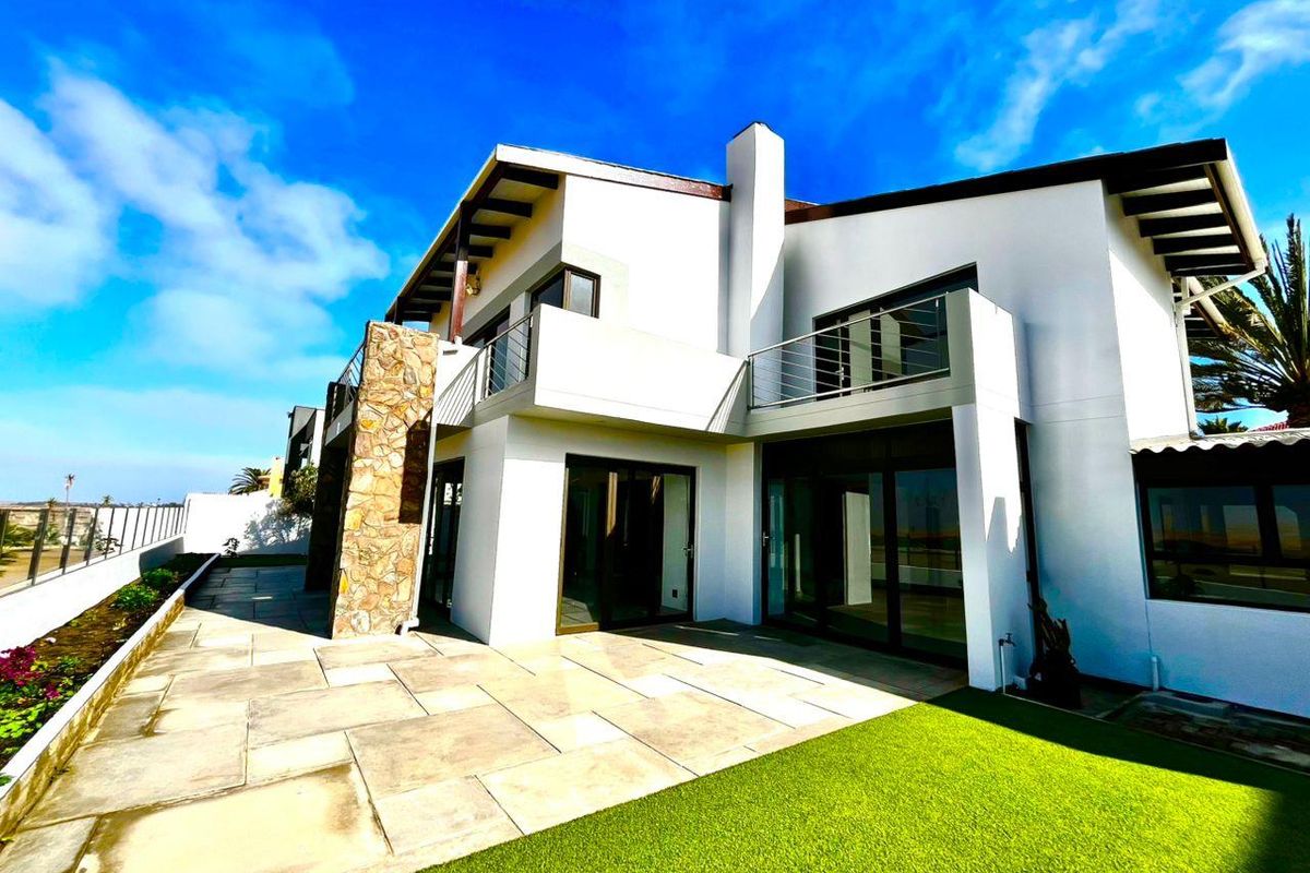 Luxury Swakopmund Mansion - Photo 2