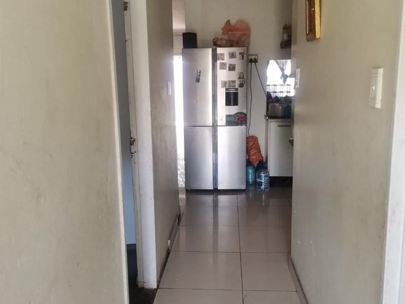 Calling all deveopers or someone keen to take on a project home!! - Photo 7