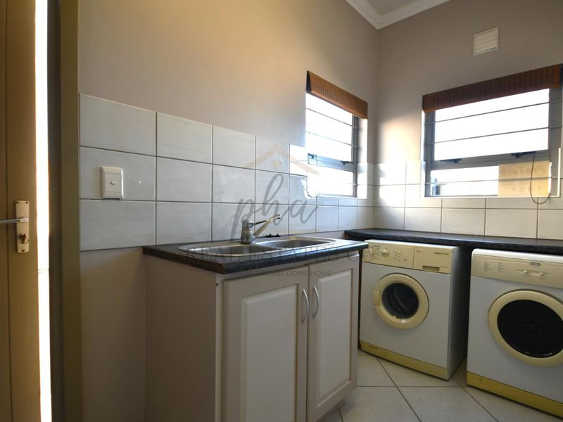 Exceptional Double-Story Beachfront Home with Unobstructed Sea Views - Photo 10