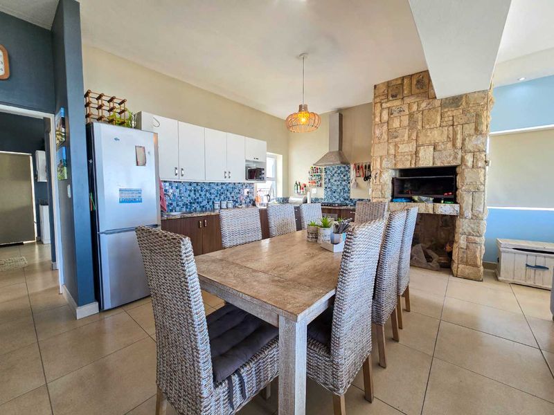 Spectacular Multi-Level beachfront home for sale in Stilbaai-Oos. - Photo 4