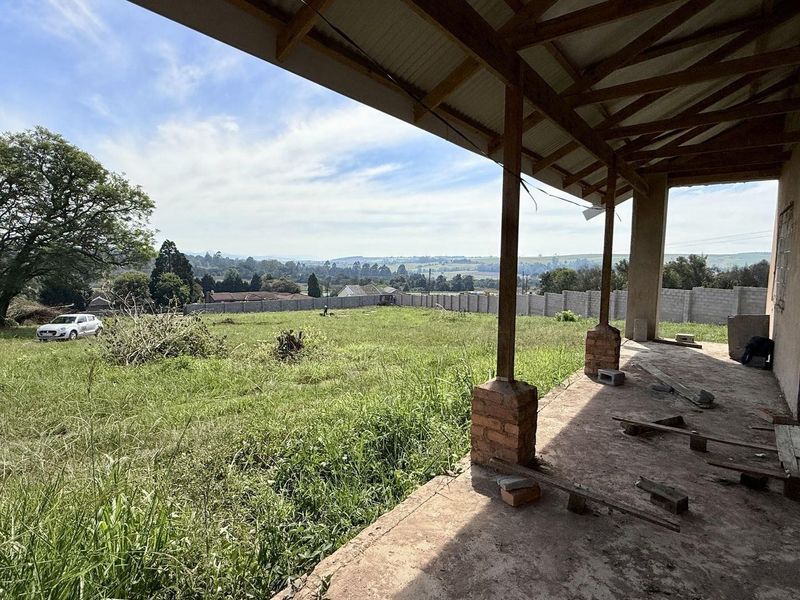 Build Your Dream Home in Merrivale Heights | 902m2 Stand with Partially Completed House - Photo 5