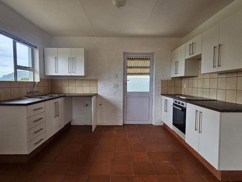 4 Bedroom house long term to rent in Bettys Bay - Photo 3