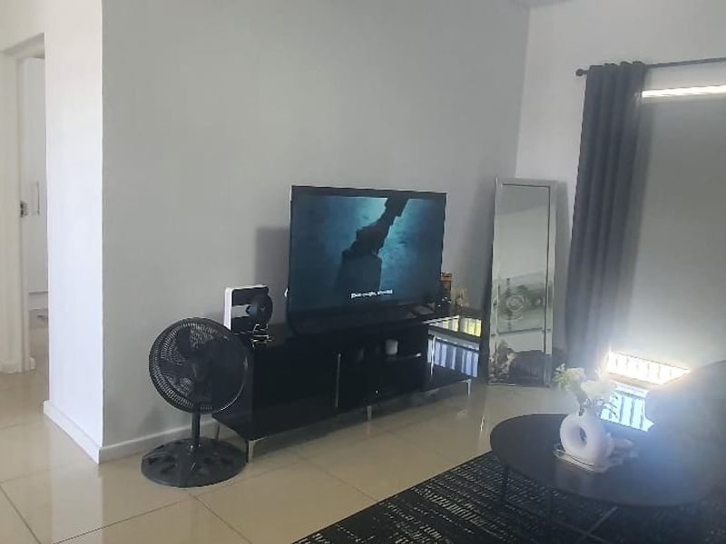 2 Bedroom Apartment Urgent Sale - Photo 8