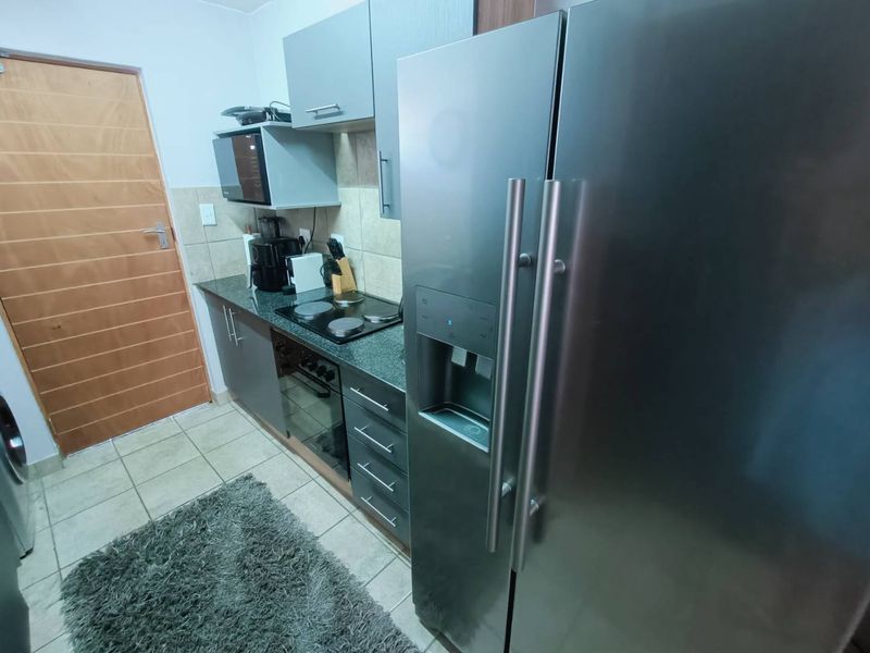 BEAUTIFUL FIRST FLOOR APARTMENT FOR SALE IN ROOIHUISKRAAL!!!!!! - Photo 3