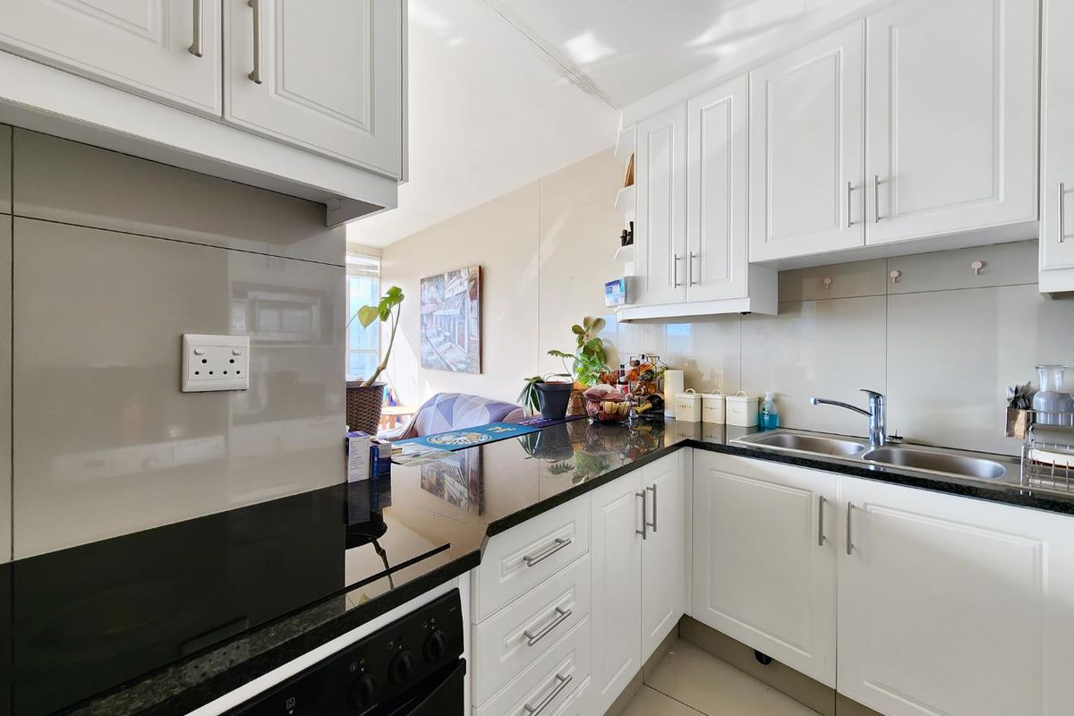 Three bedroom apartment to rent in Disa Park! - Photo 3