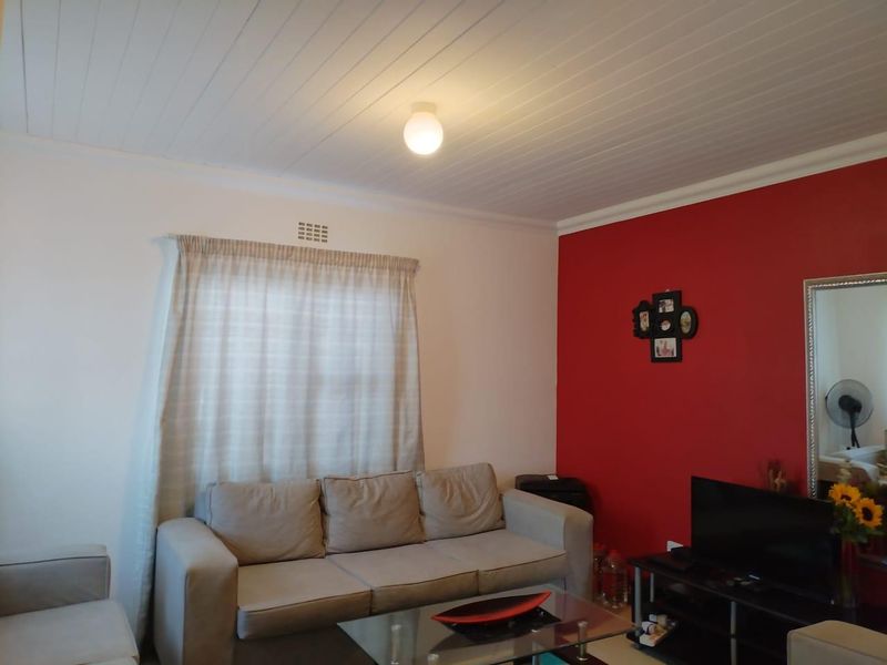 Unfurnished 2-Bedroom House in Eersterivier South To Rent - Photo 3