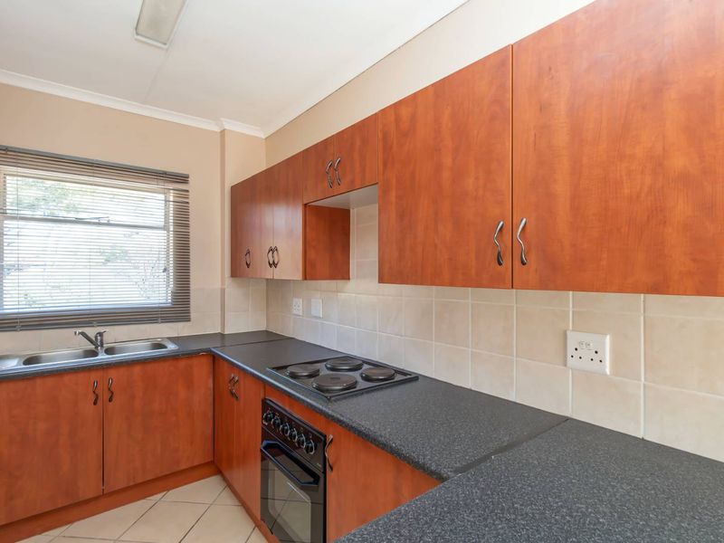 Bright 2-Bedroom Unit in Honeypark – Perfect Family Home! - Photo 7