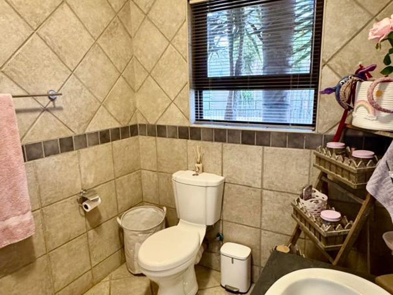 Discover Comfort & Style at Windhoek Country Club Estate - Photo 7