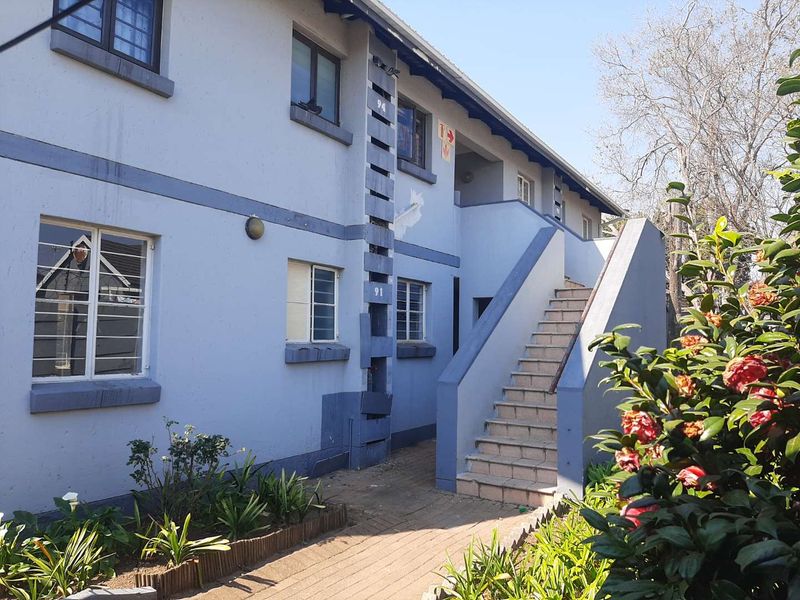 2 Bedroom Ground Floor Unit R620000 - Photo 5