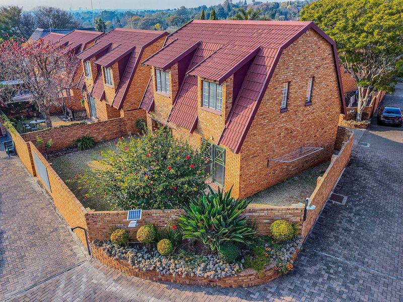 Charming 2 bedroom, 1 bathroom townhouse available in Barn Lodge, Boskruin. - Photo 6