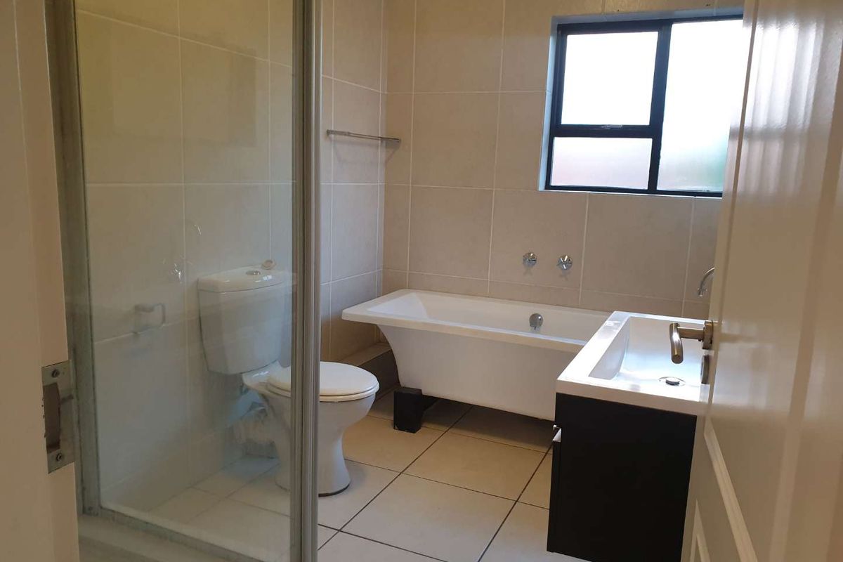 2 Bedroom Unit in Sought after Complex With Views - Photo 3