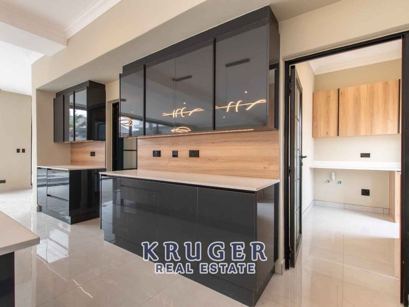 Upmarket Stylish House with Magnificent Dune Views For Sale in Swakopmund - Photo 9