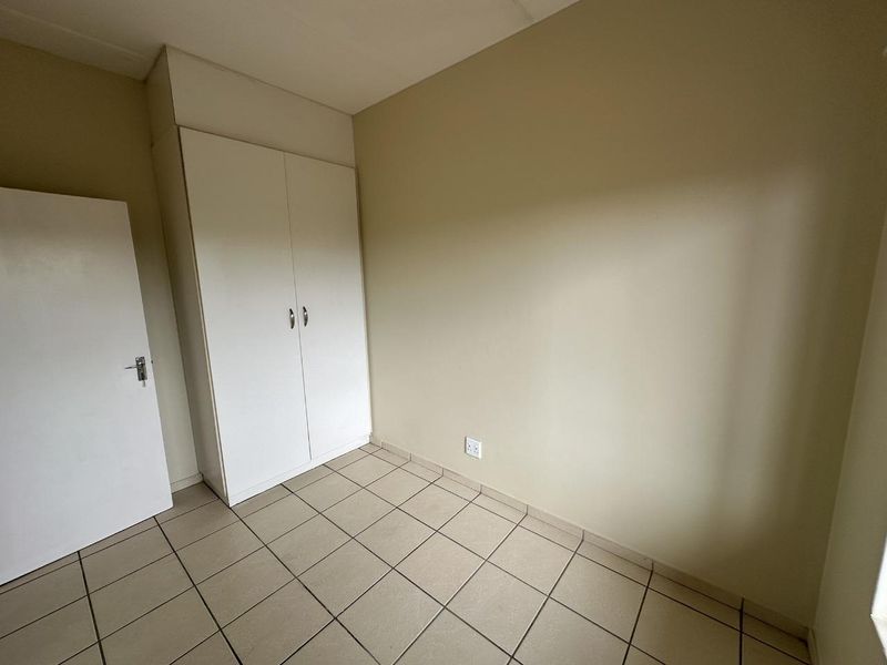 TWO BEDROOM APARTMENT IN SUMMERFIELDS ESTATE : 1 AUGUST 2026 - Photo 7