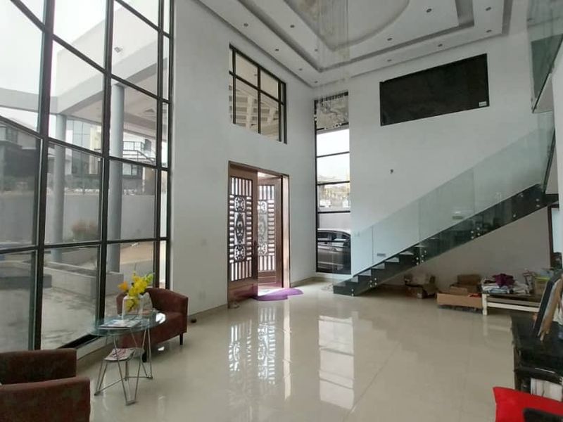 Elevate your lifestyle! Where modern design meets breathtaking views. - Photo 4