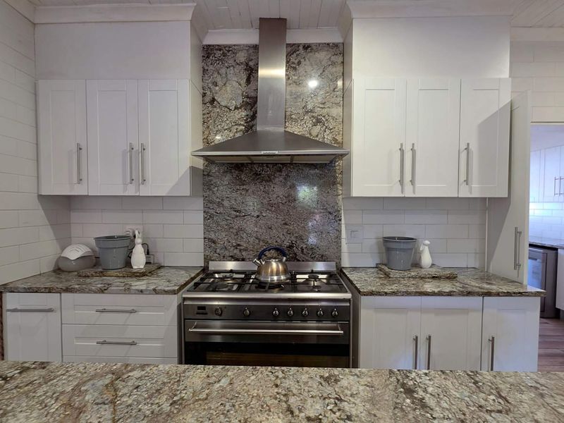 4 Bedroom House for Sale in Randhart - Photo 3