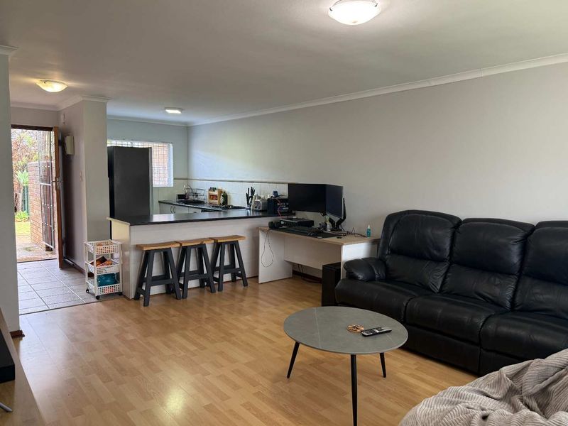 Perfect for young professionals in the Welgelegen area - Photo 1