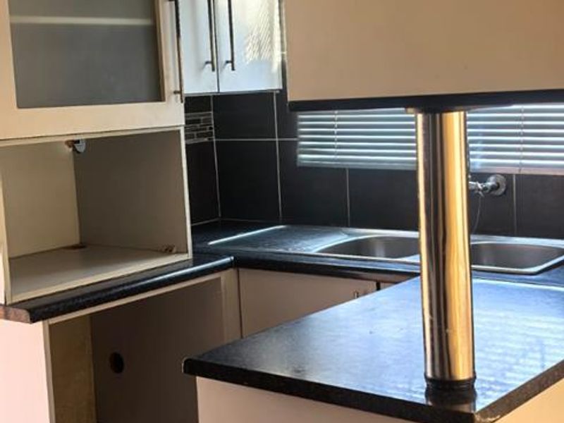 3 bedrooms house for rent in Soshanguve VV - Photo 6
