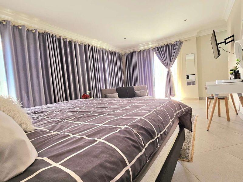 Discover Your Dream Home with Breathtaking Views at Olympus Range in Oak Land Estate! - Photo 8