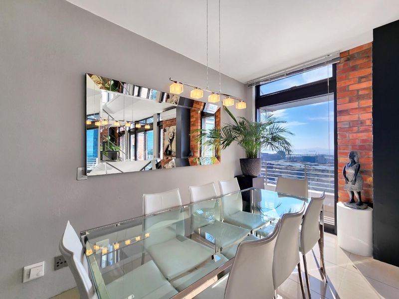 Industrial Chic Penthouse with private roof terrace - Photo 9