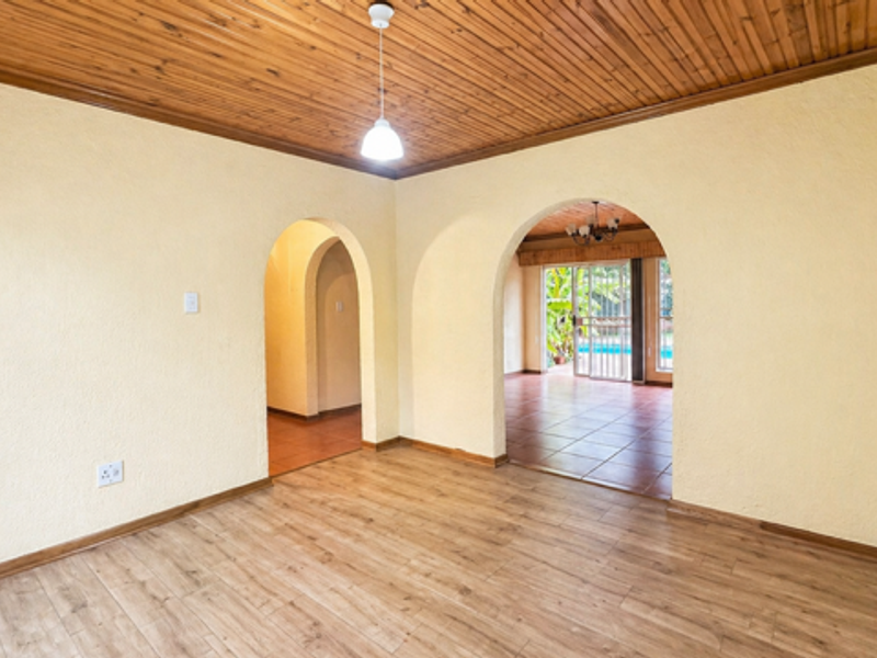 Versatile Family Living with Private Flatlet & Entertainer’s Garden - Photo 4