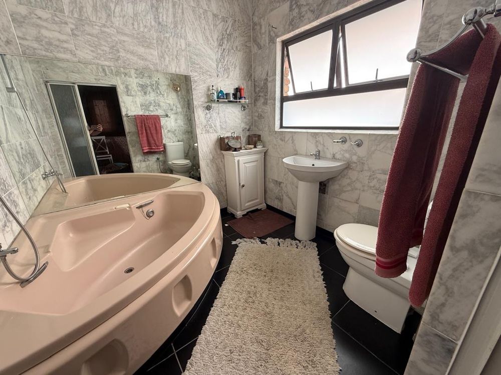 Upstairs ensuit of bedroom 4