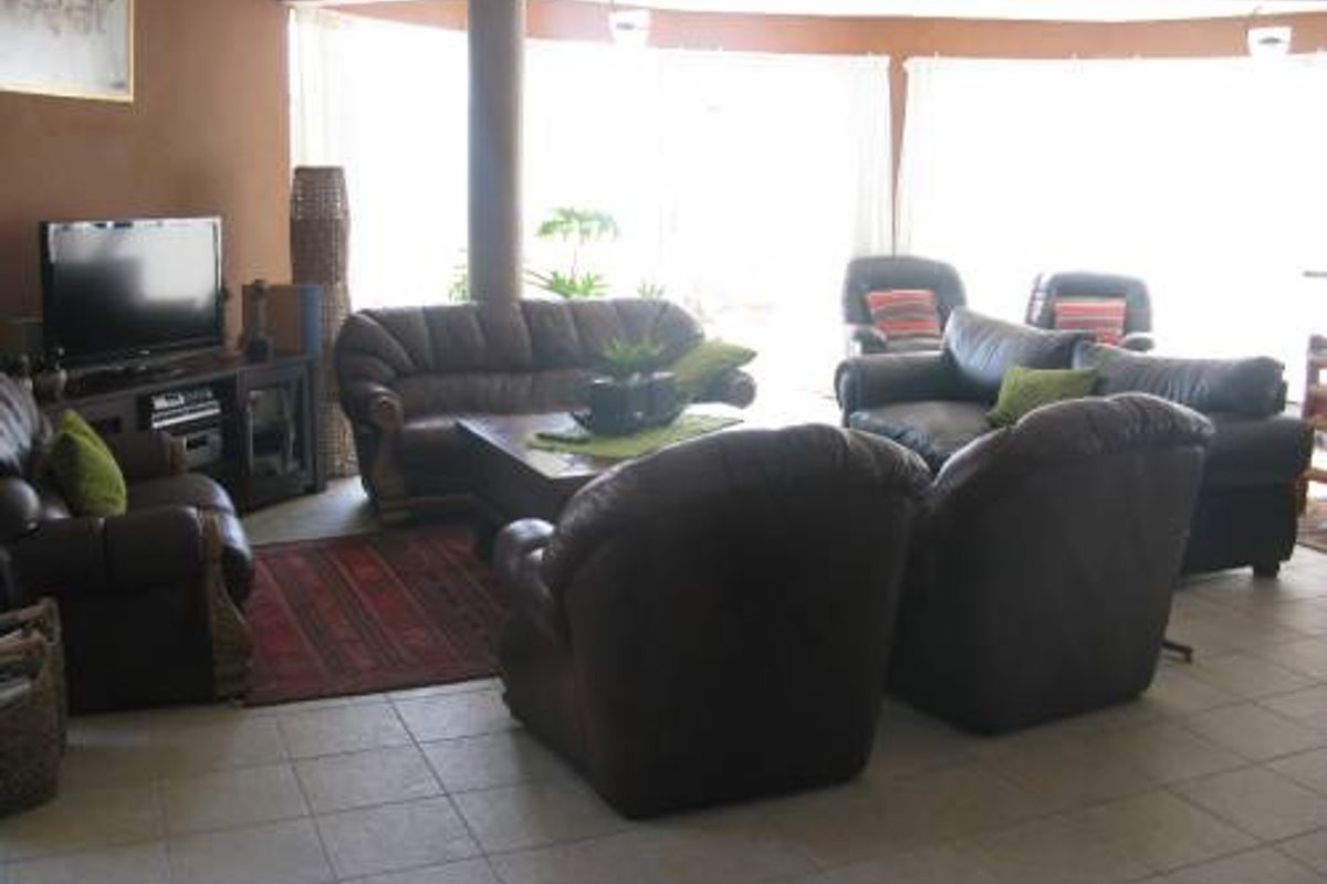 FOR SALE - FIVE BEDROOM HOME WITH SEA VIEWS - HAGE HEIGHTS - Photo 5