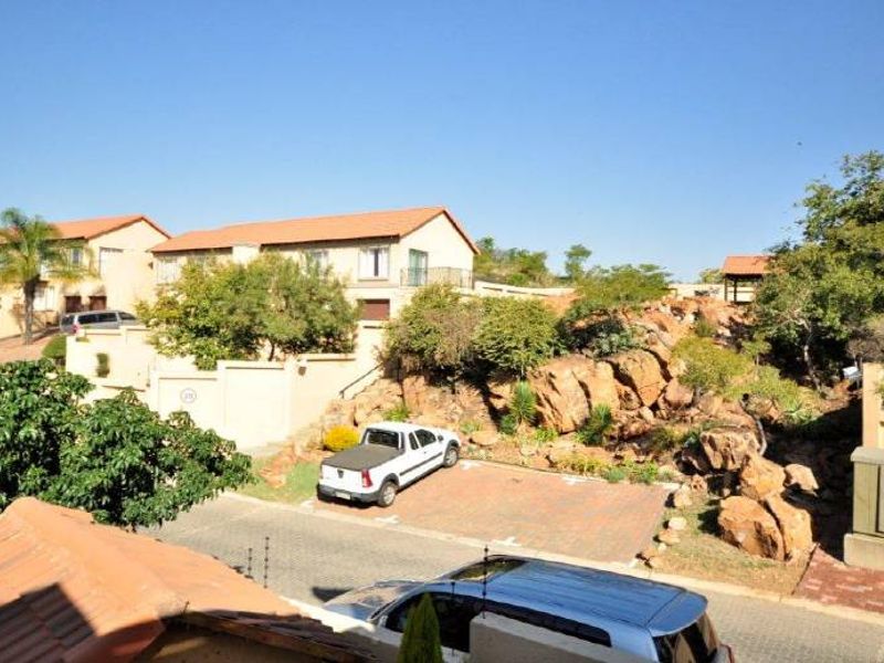 One bedroom townhouse - Photo 10