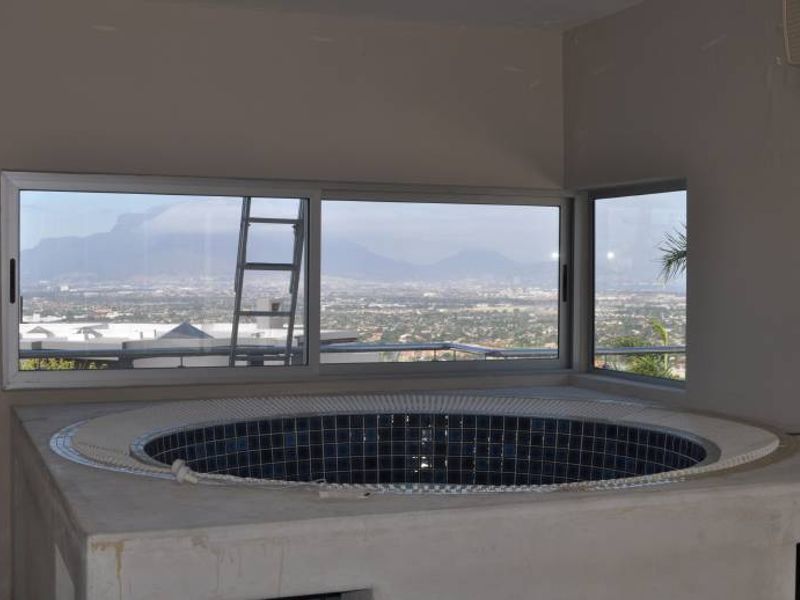 4 Bedroom House for sale in Plattekloof - Photo 10