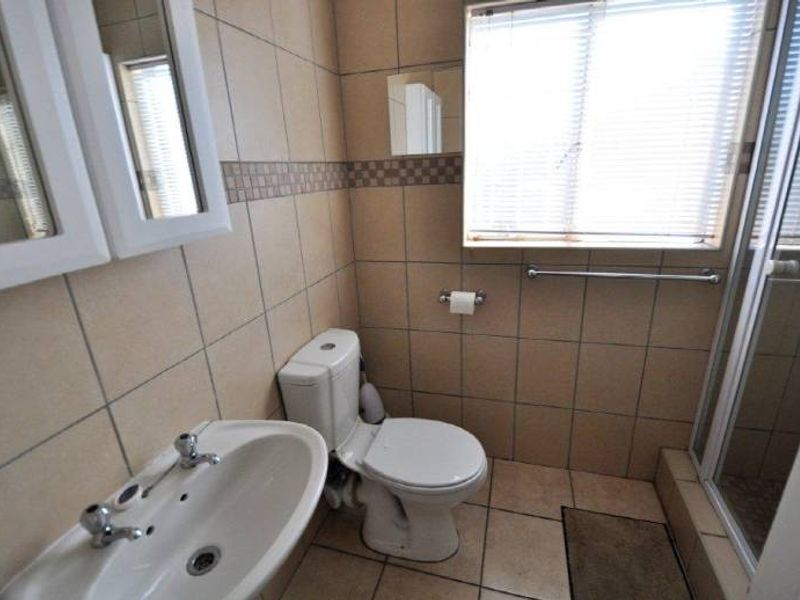 One bedroom townhouse - Photo 6