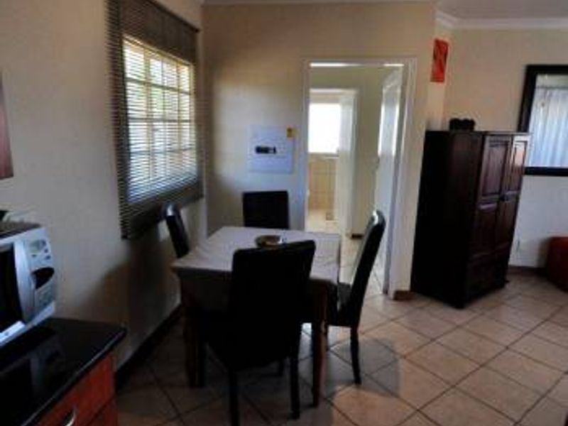 One bedroom townhouse - Photo 3