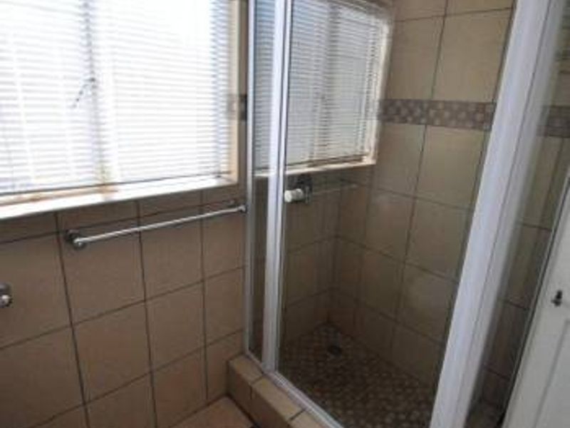 One bedroom townhouse - Photo 5