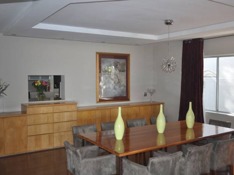 4 Bedroom House for sale in Plattekloof - Photo 8