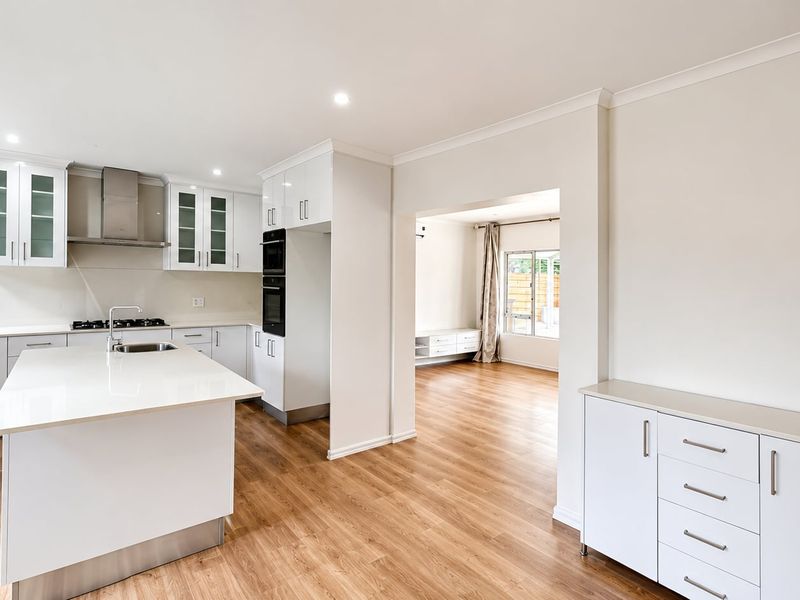 Stylish Single-Level Living with Pool in Sought-After Meer en See - Photo 6