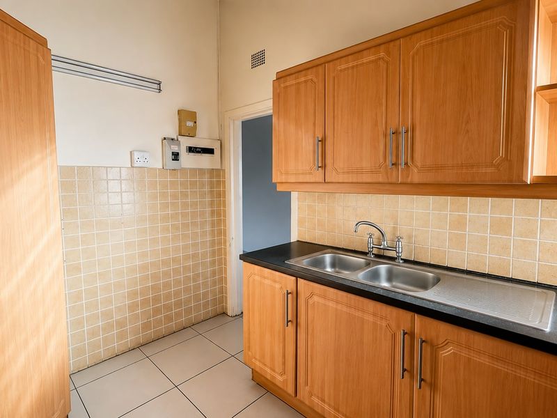 Charming Pet Friendly Townhouse in the Heart of Meer en See! - Photo 8