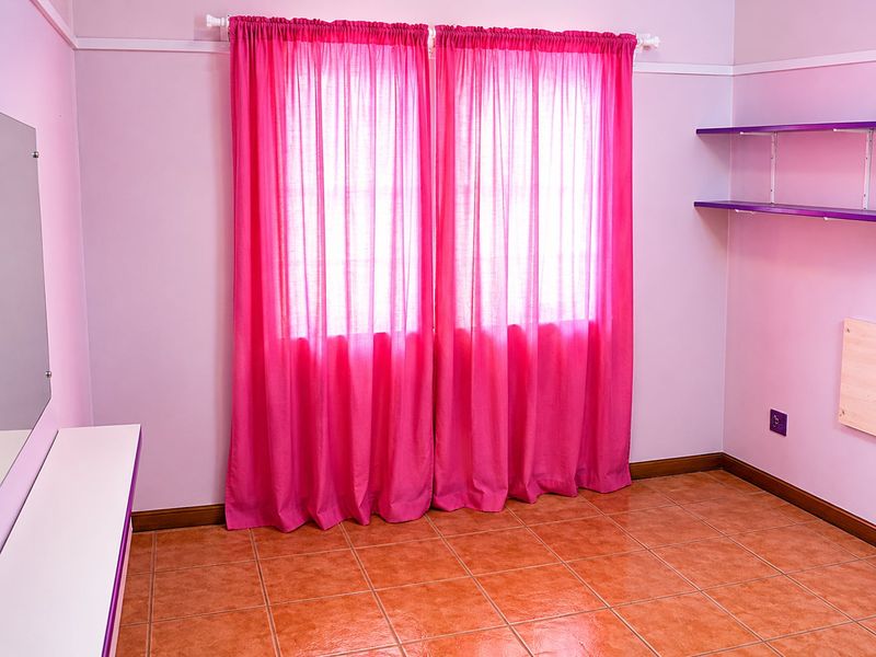 SPACIOUS 3 BEDROOM FAMILY HOME WITH GRANNY FLAT IN OBSERVATION HILL - Photo 5