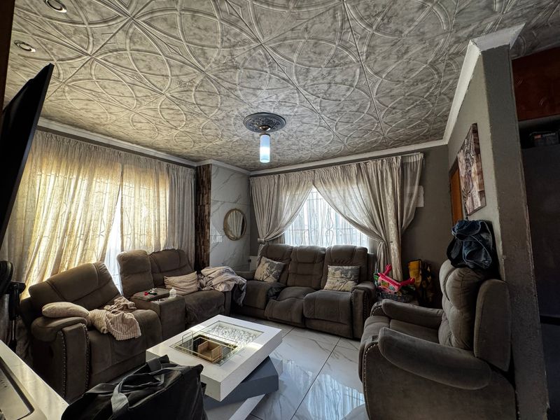Great Investment Opportunity in Klipfontein View, Midrand - Photo 9