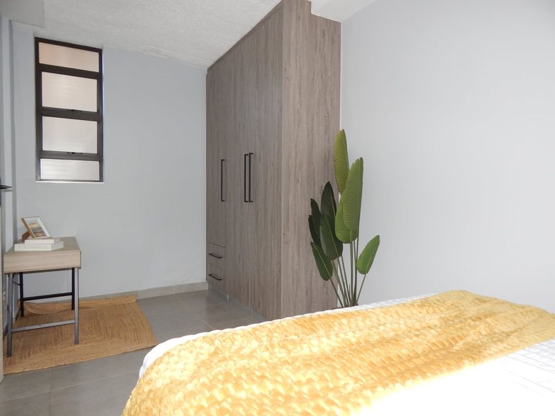 One-bedroom unit available. - Photo 4